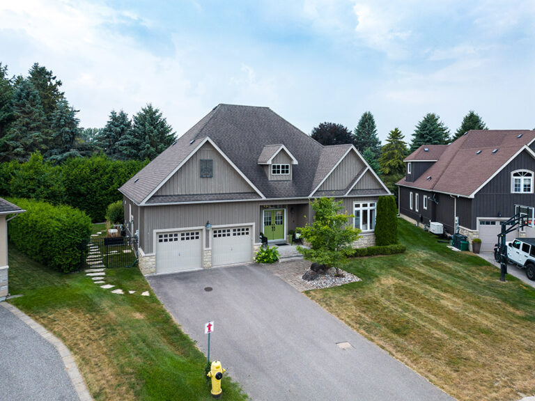 Thornbury family home for sale