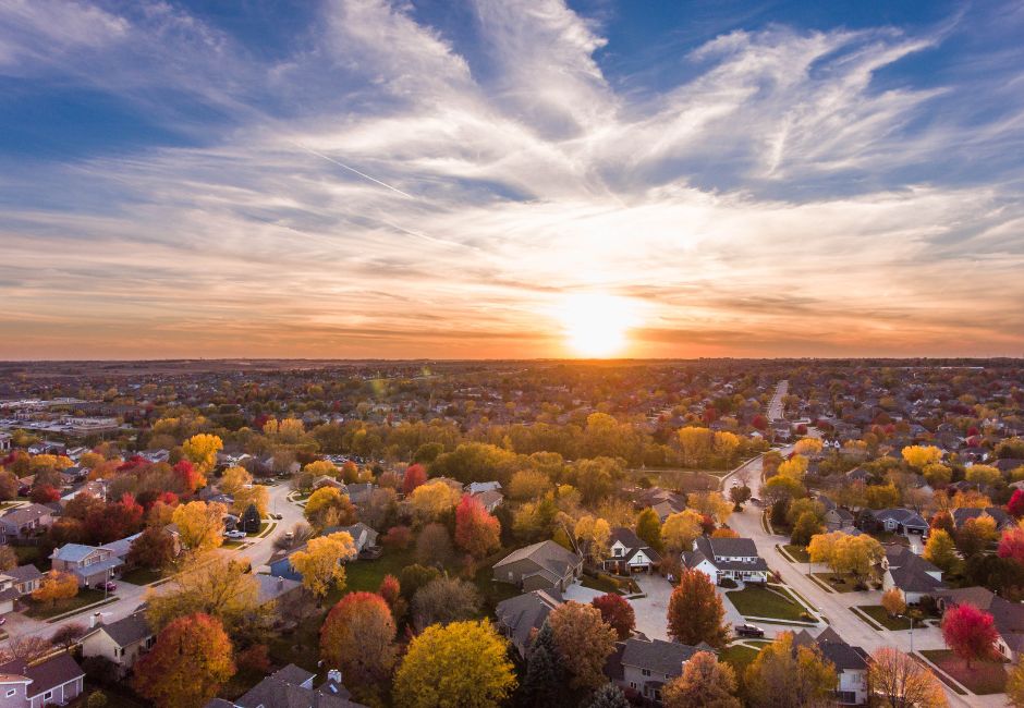 Why Fall is a Smart Time to Buy or Sell