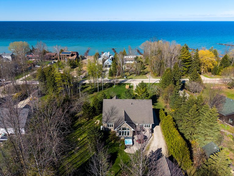 Thornbury Waterfront Home